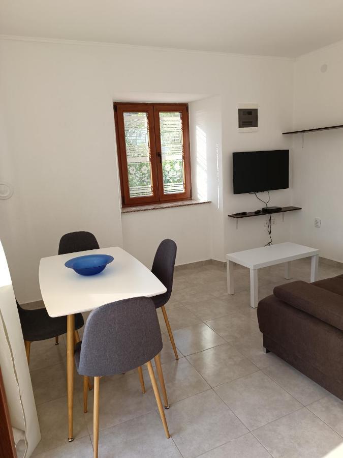 Appartamento Valentino Senj  Esterno foto